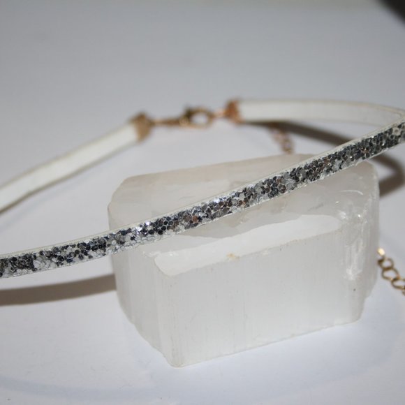 Beautiful silver glittery choker necklace 12.5-17" - Picture 2 of 5